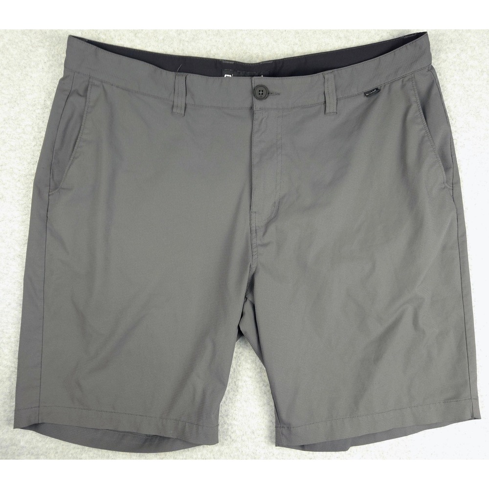 TravisMathew Starnes Mens Golf Shorts Gray Performance Stretch Size 40
